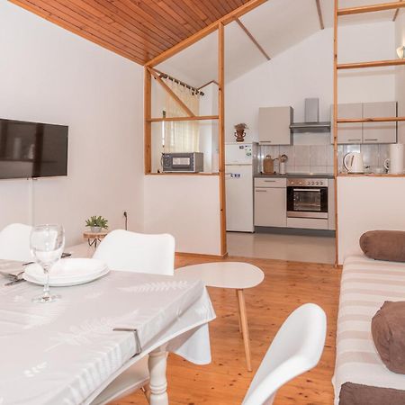 Apartmani Danijel 닌 외부 사진